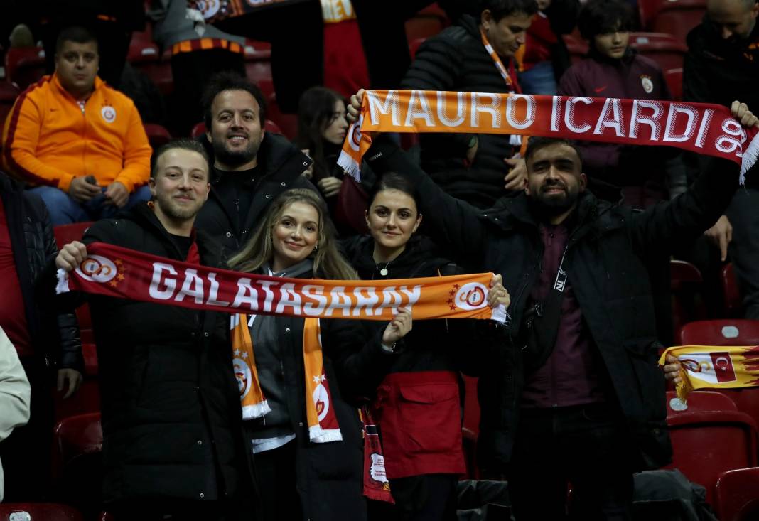 Galatasaray'ın muhteşem geri dönüşünden çok özel resimler: Tribünler şov yaptı 36
